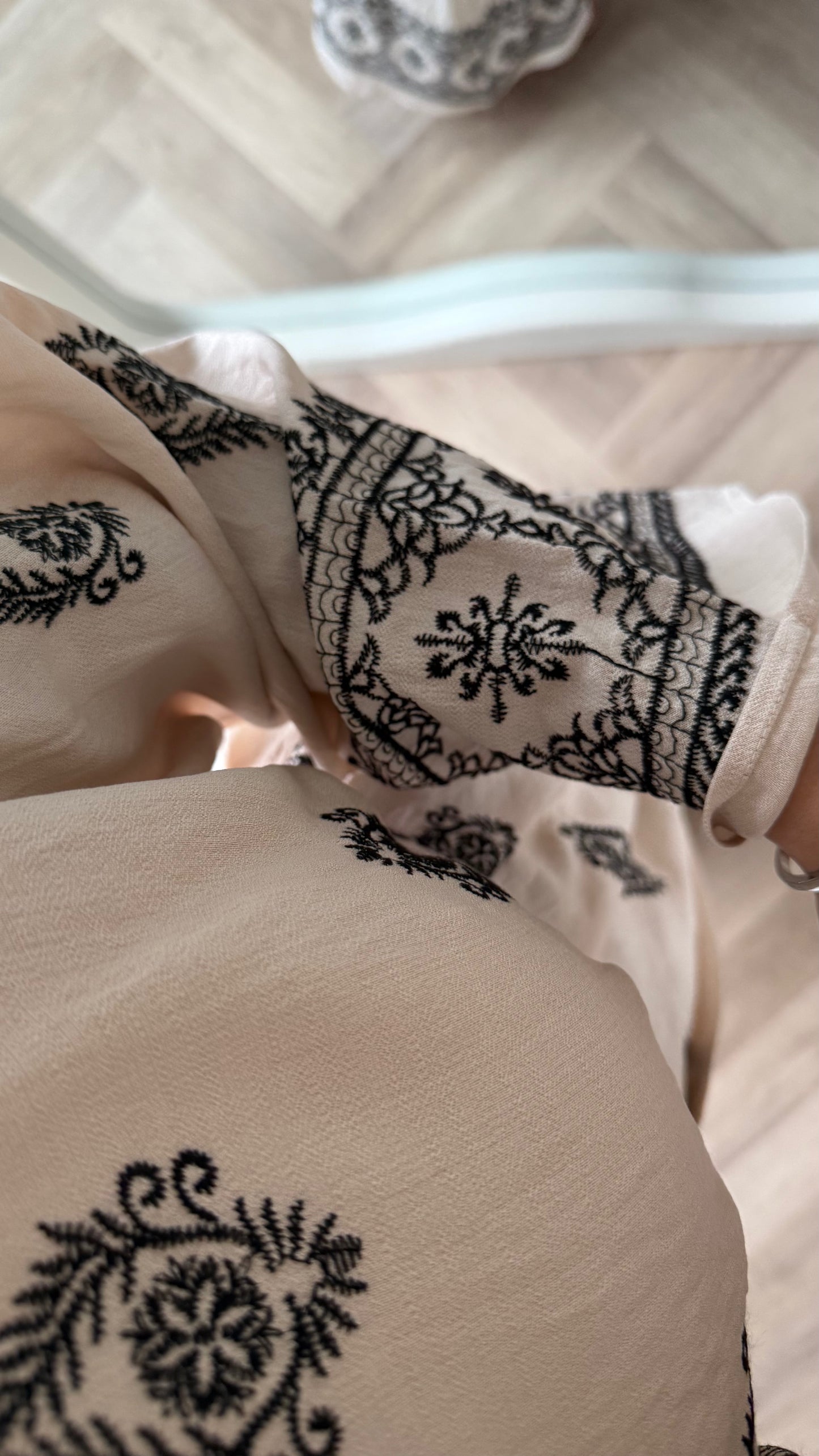 Sherine beige black printed dress